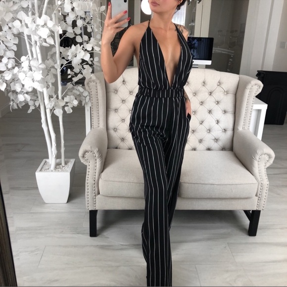 Amoura jumpsuit by Ekkatire reposh - Picture 2 of 4